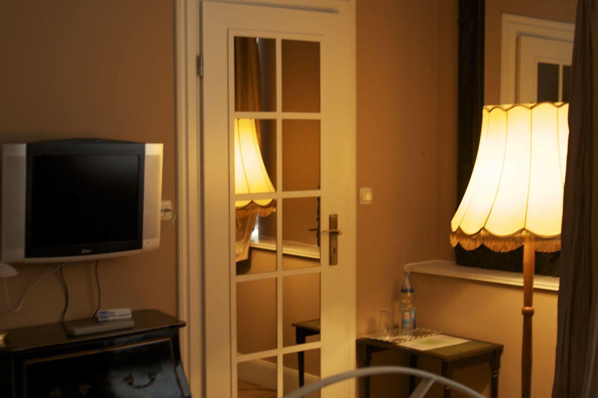 Hotel Alte Galerie Am Kudamm Berlin Dış mekan fotoğraf