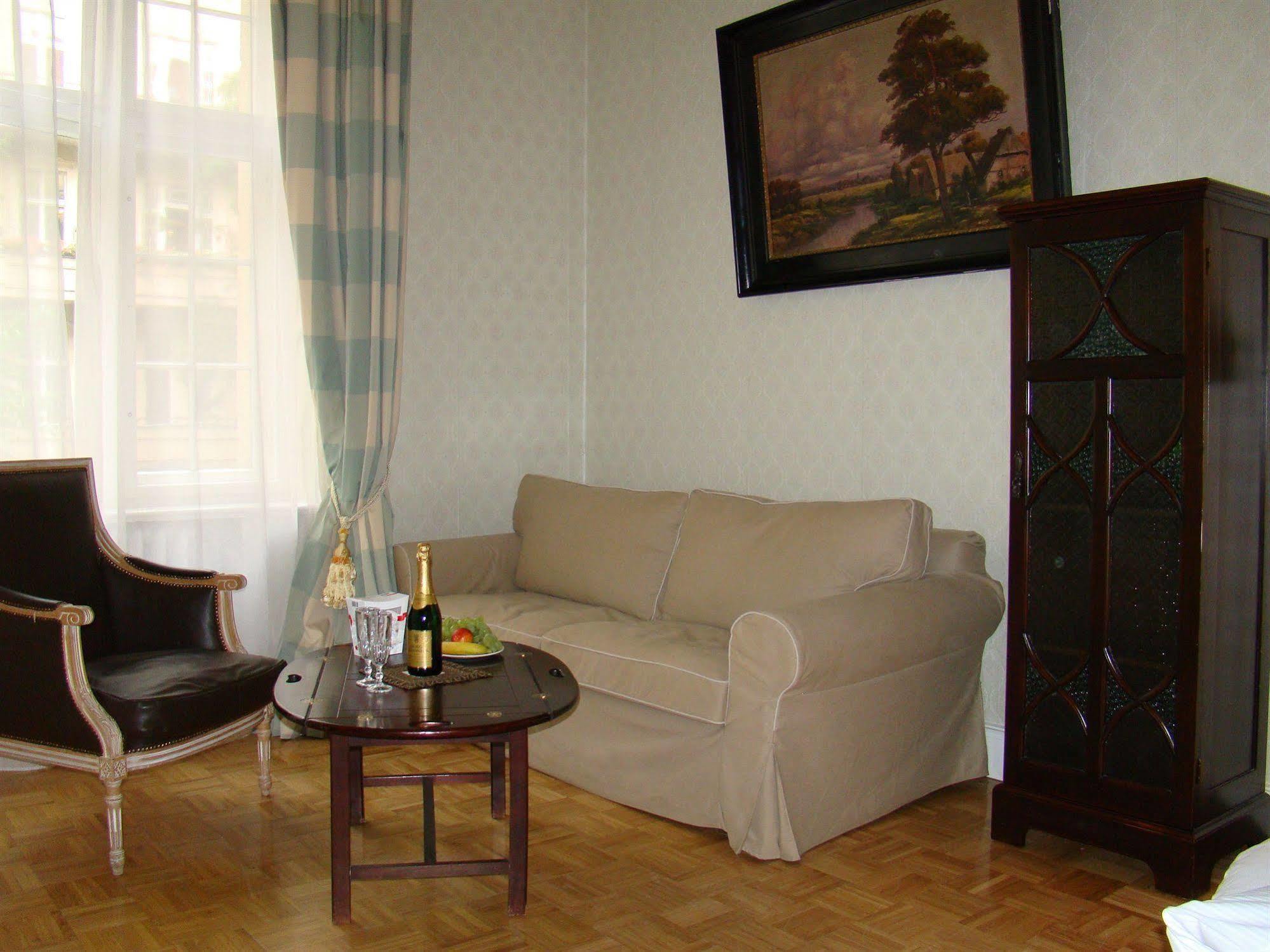 Hotel Alte Galerie Am Kudamm Berlin Dış mekan fotoğraf