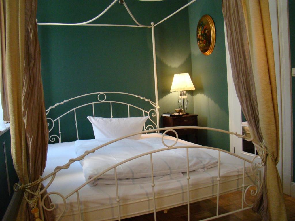 Hotel Alte Galerie Am Kudamm Berlin Oda fotoğraf
